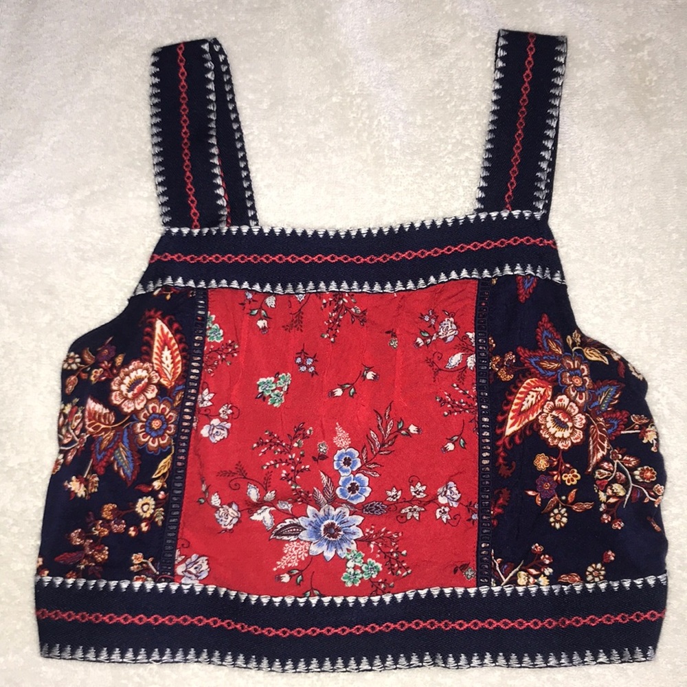 Xhilaration Floral Design Crop Top